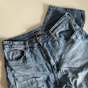 Universal Thread Medium Wash Size 10/30 Jeans